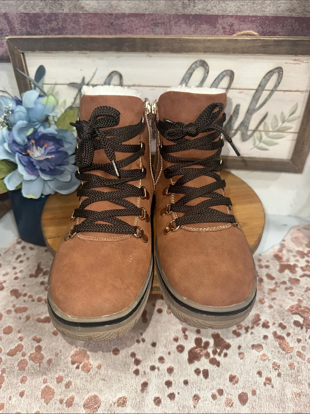 Bjorndal Brown Suede like Lace-Up Hiking Boot